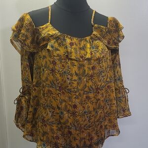 Miss Me Cold Shoulder Blouse Gold with Floral Print Metallic Thread SZ M